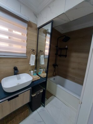 Handtücher, Seife, Toilettenpapier