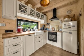 Réfrigérateur, four, plaque de cuisson, lave-vaisselle