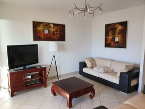 Smart TV, DVD player, books - Résidence port Calvi- Apartment T3 sea view (Calvi)