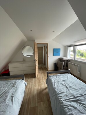 2 bedrooms, iron/ironing board, travel crib, free WiFi