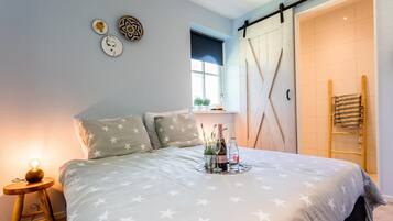 House | 2 bedrooms, bed sheets