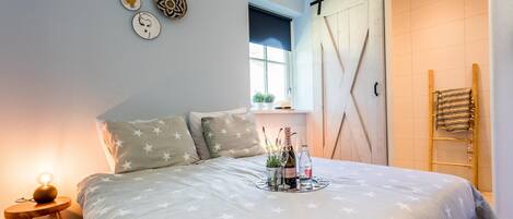 House | 2 bedrooms, bed sheets