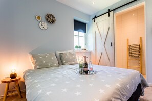 House | 2 bedrooms, bed sheets