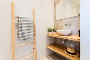 House | Bathroom