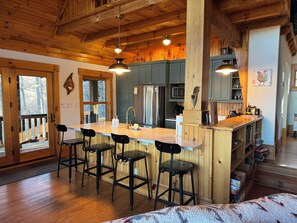 Micro-ondes, plaque de cuisson, lave-vaisselle