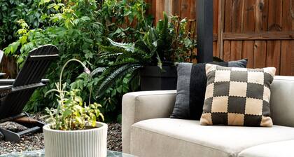 Cozy Garden Level Suite in Historic Saint Paul Cathedral Hill