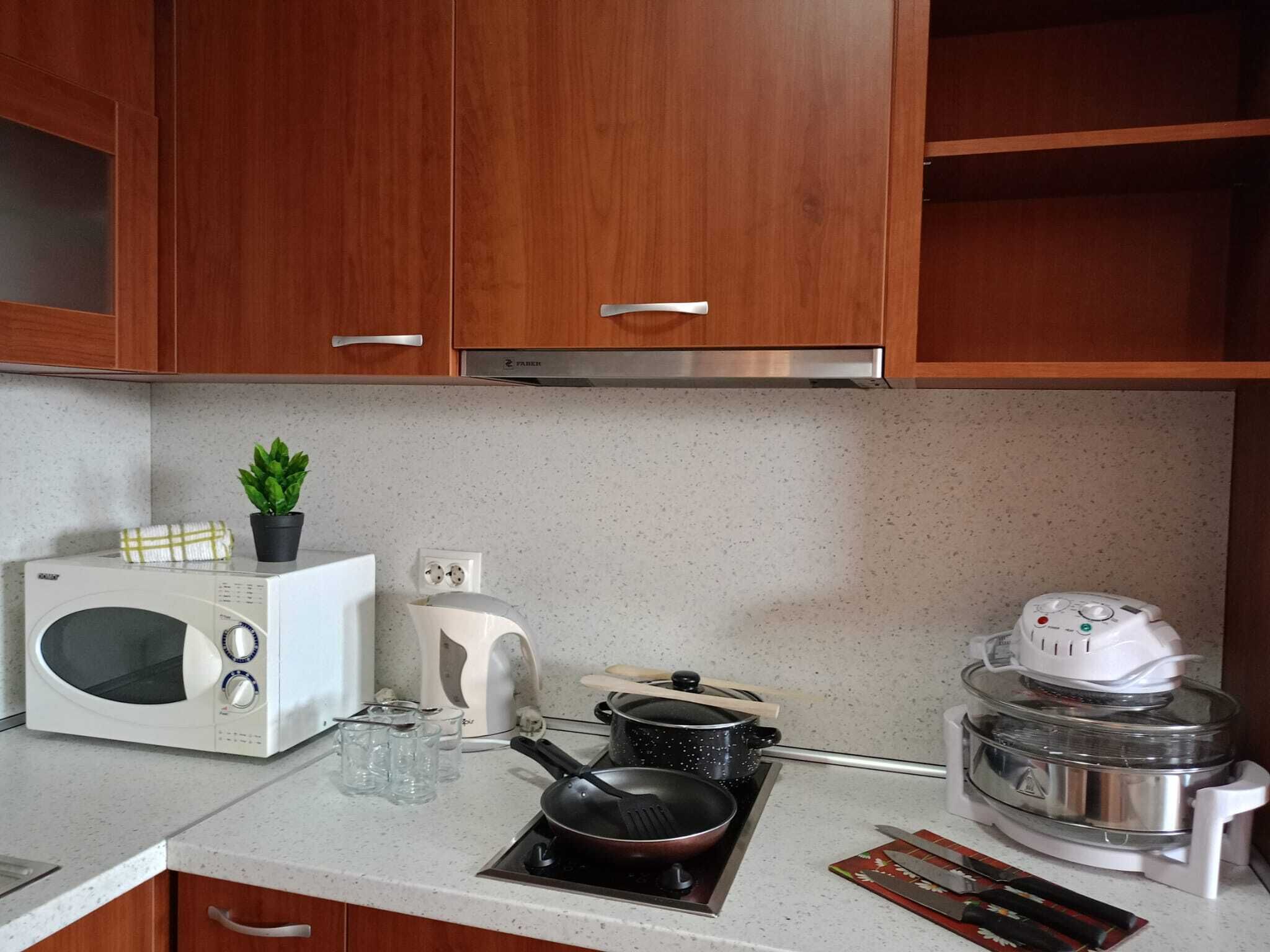 Fridge, microwave, stovetop, toaster