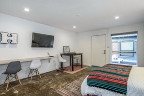1 bedroom, desk, iron/ironing board, WiFi