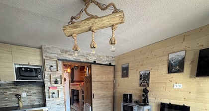 Cosy mountain apartment at the foot of the slopes for 4 people + 1 baby