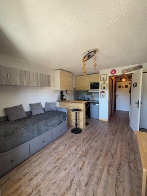 1 bedroom, iron/ironing board, travel crib, bed sheets