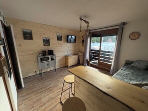 1 Schlafzimmer, Bügeleisen/Bügelbrett, Reisekinderbett, Bettwäsche