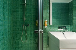 Apartment | Bathroom | Hair dryer - Feel Porto Clerigos Charm Flat 2.3 (Porto)