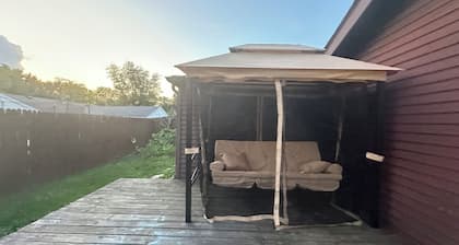 Charming 3-bedroom cottage in Valparaiso with WiFi, AC