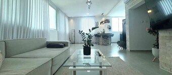 Charming 1-bedroom house with WiFi, AC in marvelous Kiryat Yam