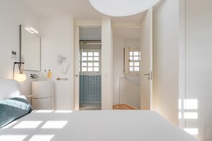 2 bedrooms, iron/ironing board