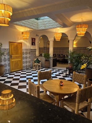 Living area - Riad Dar Lakbira (Marrakech)