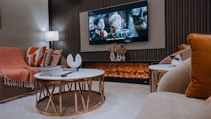 Smart TV, fireplace