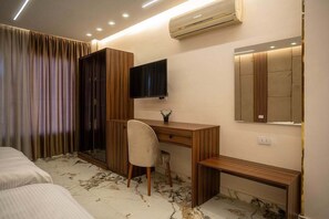 1 bedroom, iron/ironing board, free WiFi, bed sheets - Chic Studio Near Cairo Airport New Cairo (New Cairo City)