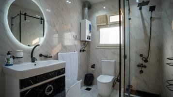 淋浴設備、風筒、提供毛巾、番梘