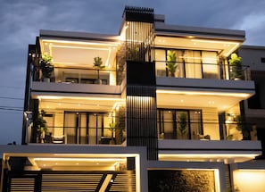 Mặt tiền nơi lưu trú