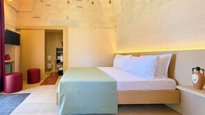 6 室のベッドルーム、セーフティボックス (室内)、デスク、WiFi (無料)