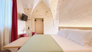 6 室のベッドルーム、セーフティボックス (室内)、デスク、WiFi (無料)