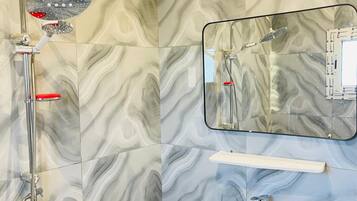 Kamer, 1 slaapkamer, roken, balkon | Badkamer