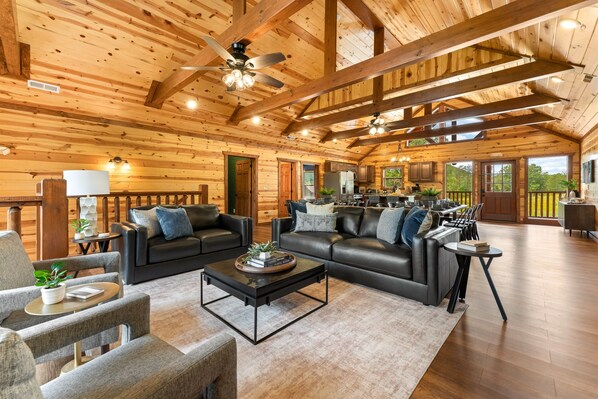 Smart-TV, Kamin, Tischfußball