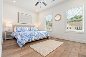 2 habitaciones, tabla de planchar con plancha, wifi y ropa de cama