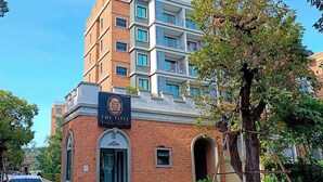 Pintu masuk properti