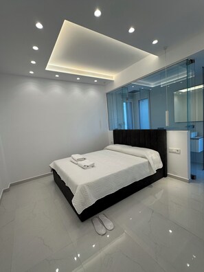 3 chambres, fer et planche à repasser, Wi-Fi, draps fournis