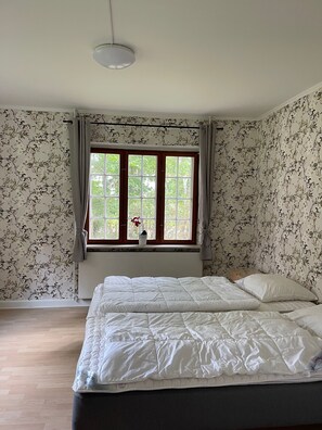 2 bedrooms - The Gatekeepers Cottage at Hindemae Estate Cozy Stay in Historic Surroundings (Ullerslev)