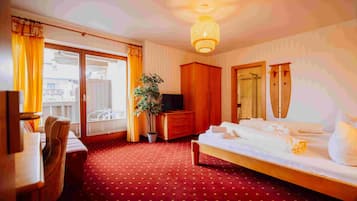 Comfort-Doppelzimmer, Balkon, Bergblick | Zimmersafe, kostenloses WLAN