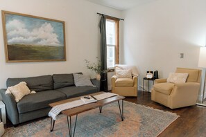 Living area - Modern 2 Bedroom Downtown Apartment (Milwaukee)