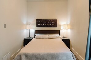 2 bedrooms, WiFi, bed sheets