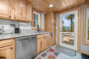 Casa, vista al lago | Cocina privada