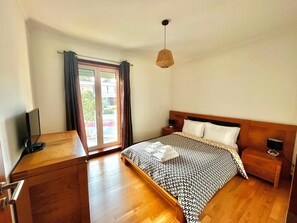 2 soverom, strykejern/-brett, wi-fi (inkludert) og sengetøy