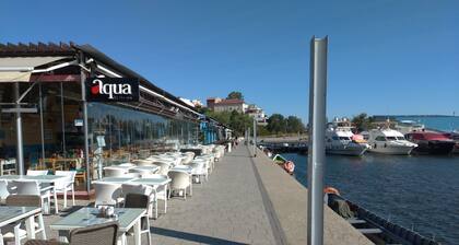 Apartment 3 Rooms, Nearby Casino, Cliff, Port, Aquarium, Beach, Ovidius Square