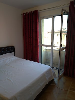 Apartment, 2 Bedrooms, Smoking, Balcony | 3 bedrooms - Apartment 3 Rooms, Nearby Casino, Cliff, Port, Aquarium, Beach, Ovidius Square (Constanta)