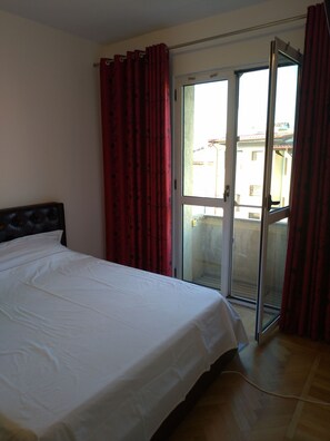Apartment, 2 Bedrooms, Smoking, Balcony