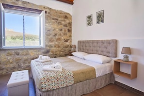 1 bedroom, WiFi, bed sheets - Casale Sammartano by L.A.Apartments - Maria Pia Apartment (Ummari)