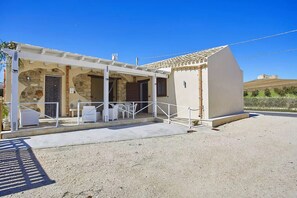 Exterior - Casale Sammartano by L.A.Apartments - Maria Pia Apartment (Ummari)