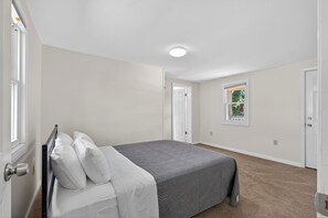 2 chambres, fer et planche à repasser, Wi-Fi, draps fournis