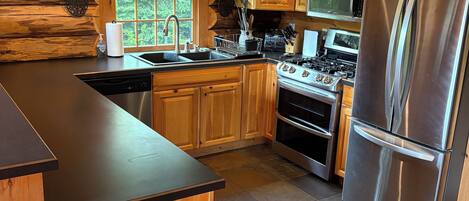 Mikrowelle, Ofen, Herdplatte, Geschirrspüler