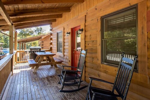 Wilderness Presidential Resort 2 Bedroom 2 Bathroom 1200 sq ft Log Cabin