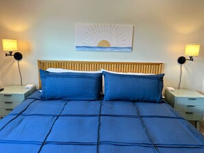 3 habitaciones, tabla de planchar con plancha y cuna de viaje 
