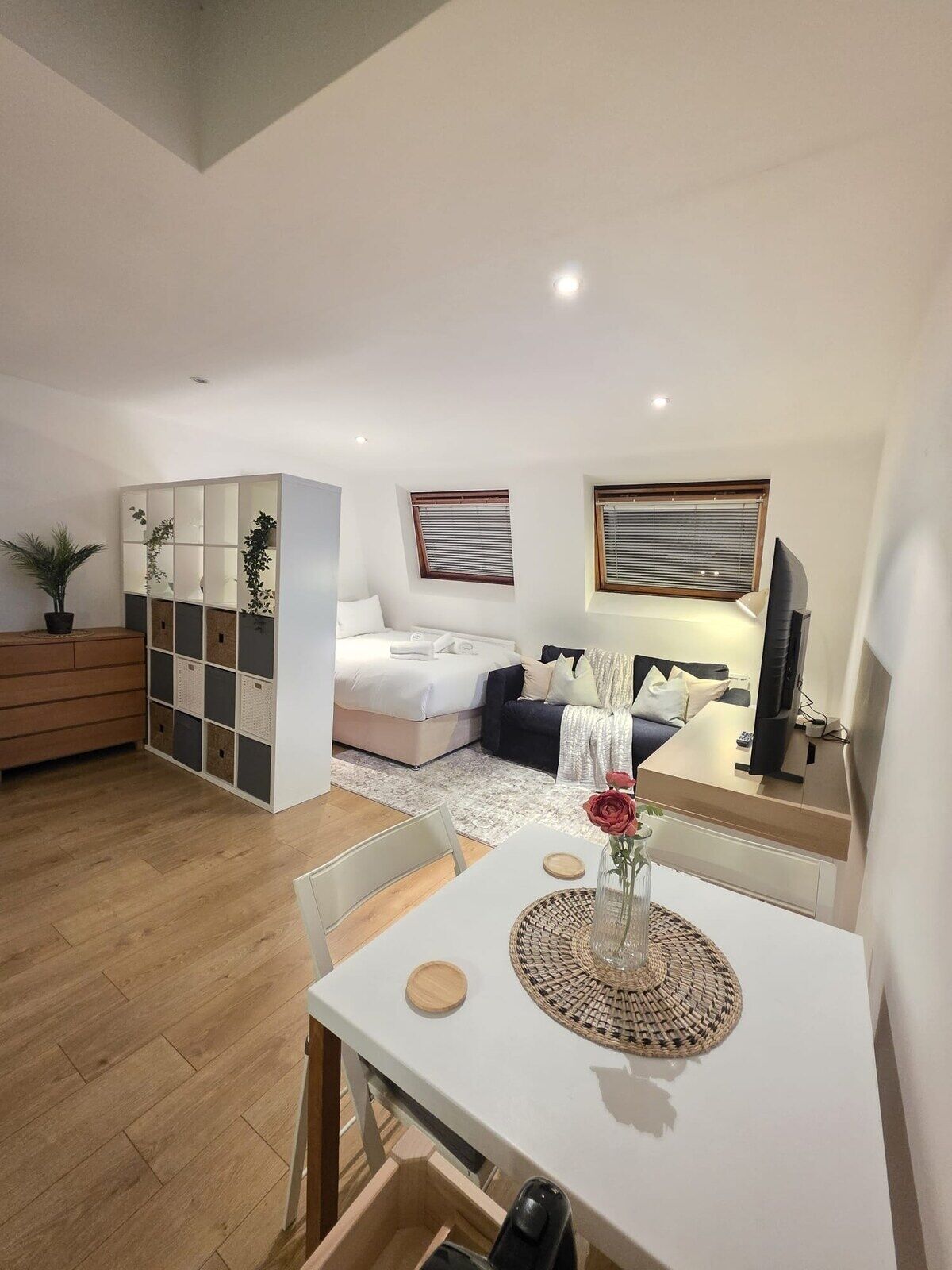 Iron/ironing board, free WiFi, bed sheets