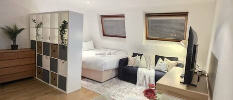 Iron/ironing board, free WiFi, bed sheets