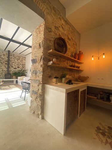 Charming 2-bedroom apartment in wonderful Grândola with WiFi, AC