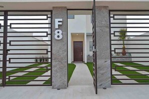 Exterior detail - F8 Private Pool Handicap access, Fiber Optic WiFi (Puerto Peñasco)